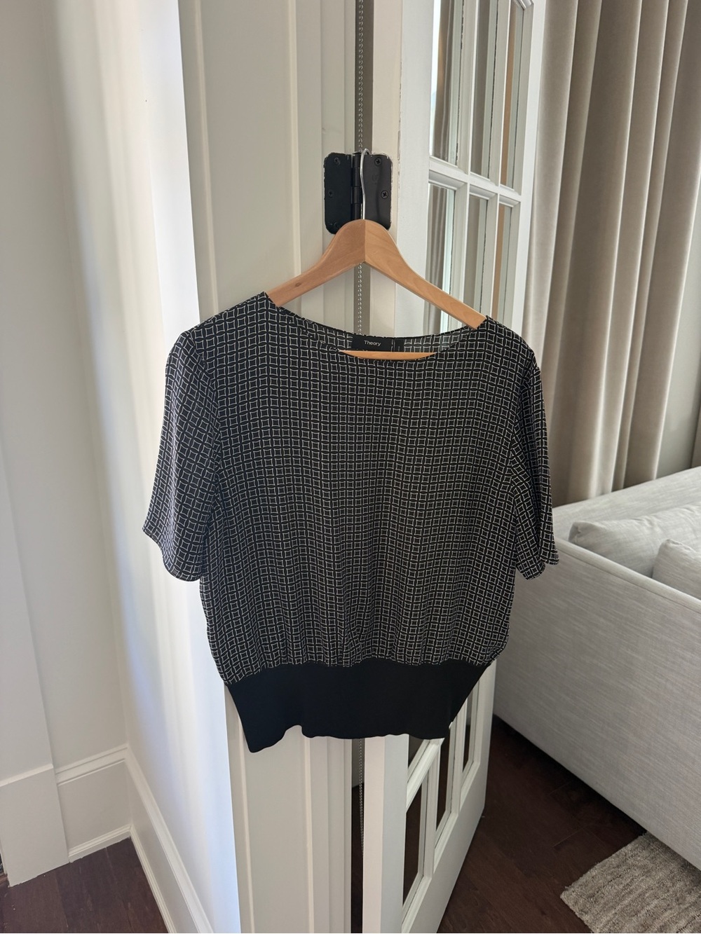 Theory Black White Geometric Print Short Sleeve Blouse Size L